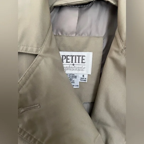Petite Sophisticate Tan Trench Coat - Size 4 - Picture 2 of 5